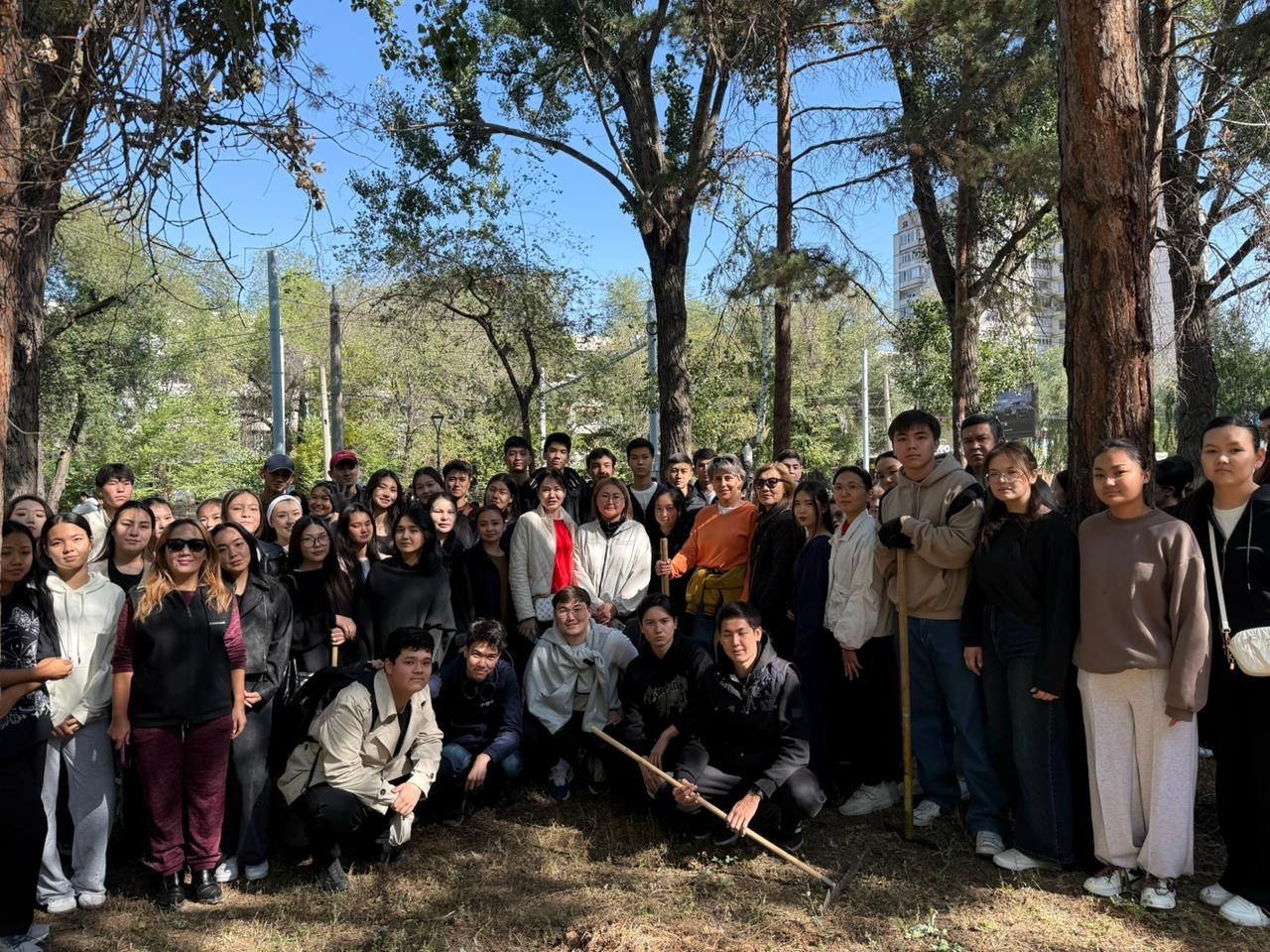 20 сентября 2025 года в КазНУ прошёл традиционный субботник